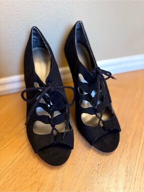 Christian Siriano Black Lace-Up Cutout Peep Toe Heels